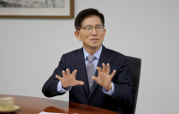 [한양人터뷰] 김문수 경사노위 위원장 “원·하청 임금 격차, 장기 계획 갖고 해결해야”