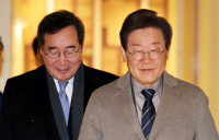 ′명-낙 회동’ 빈손…이재명 “사퇴 불가” 이낙연 “내 길 갈 터”