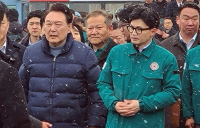 尹대통령, 한동훈 비대위원장과 서천시장 화재현장 살펴봐
