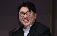 문화·콘텐츠 '100억 주식클럽’ 30명…2조6천억원 방시혁 ‘1위’