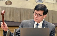 한국은행, 금리 0.25%포인트 인하…‘내수 살리기’