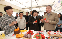 강호동 농협중앙회장, 농식품부 장관과 청년 스마트팜 현장 방문