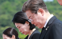 이 대통령 “독립운동하면 망하고, 친일하면 흥한다는 말 사라져야”