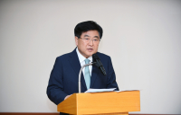 권오갑 HD현대 회장, “눈앞 실적 편승해 위기 심각성 간과”